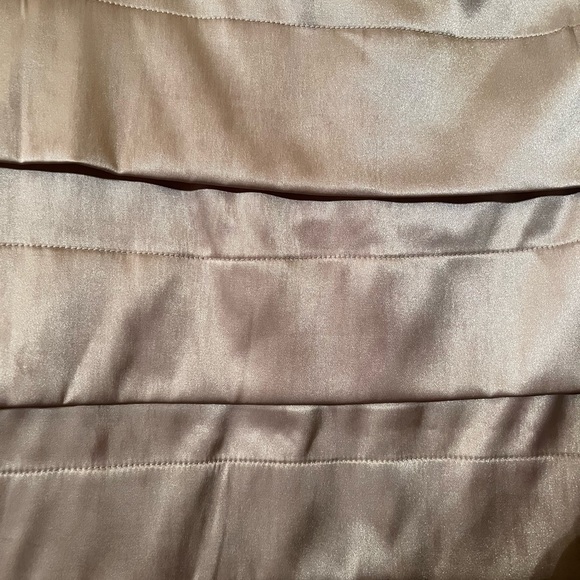 Beautiful satin like  pleated pencil skirt.perfect condition - Picture 3 of 6